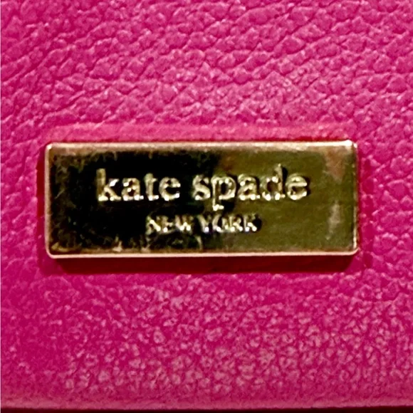 Kate Spade VGUC Bubblegum Pink
Leather VillabellaAve Mara Bow Wristlet
W/COA - Picture 2 of 12